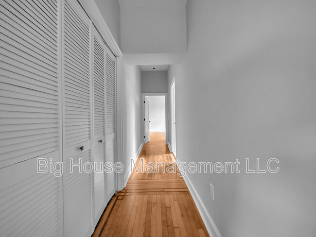 Building Photo - 707 Druid Park Lake Dr