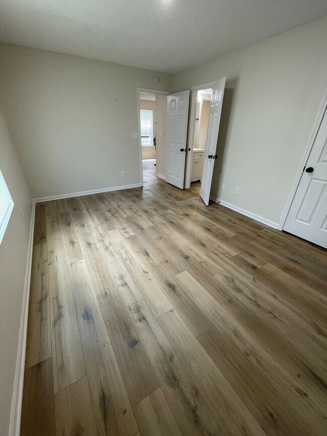 Building Photo - 1904-1906 Arlene Dr.