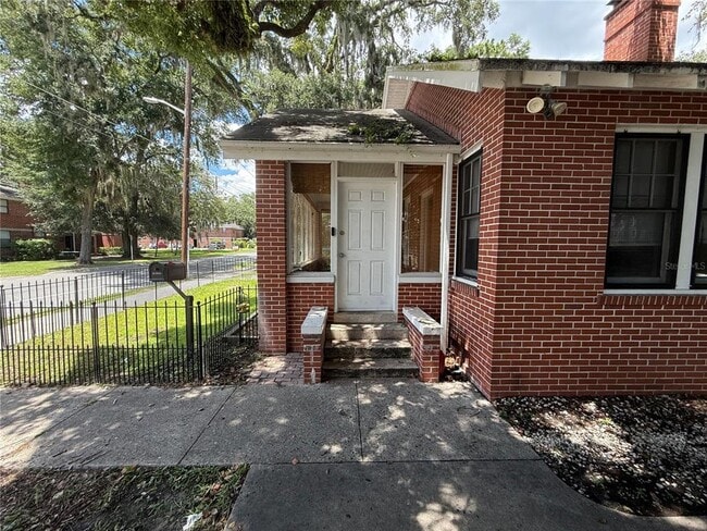 Building Photo - 113 NW 11th St