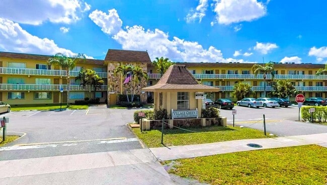 Primary Photo - 400 Village Green 216 Cir