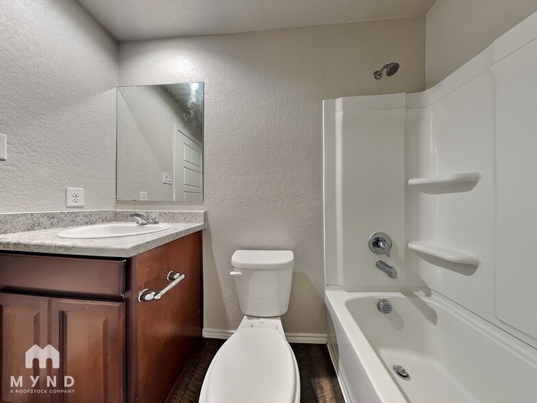Building Photo - 7508 Twin Pine Ct