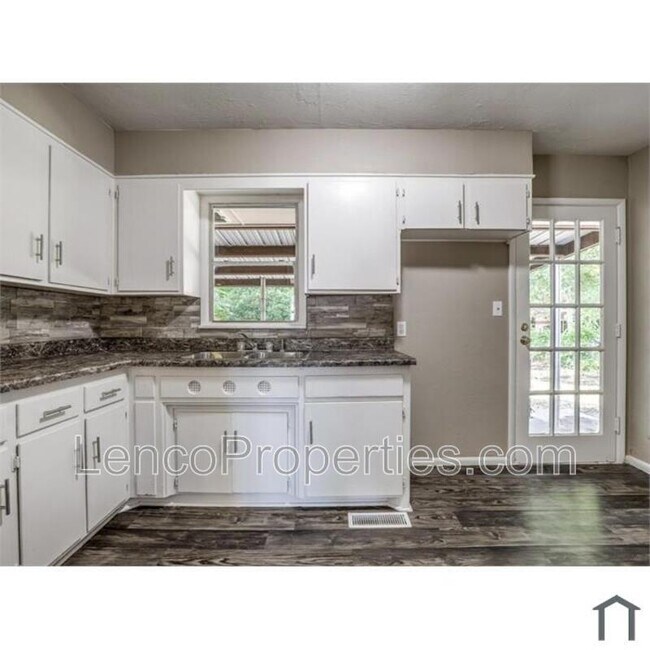 Building Photo - 2741 SW Murray Dr