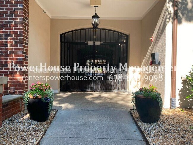 Building Photo - 1850 Cotillion Dr