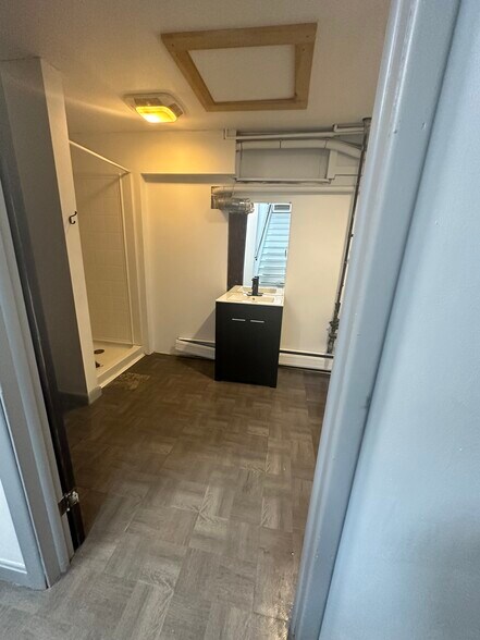 Downstairs Bathroom - 142 Bunker Hill Cir