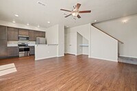 Building Photo - Beautiful Home in Garden City!