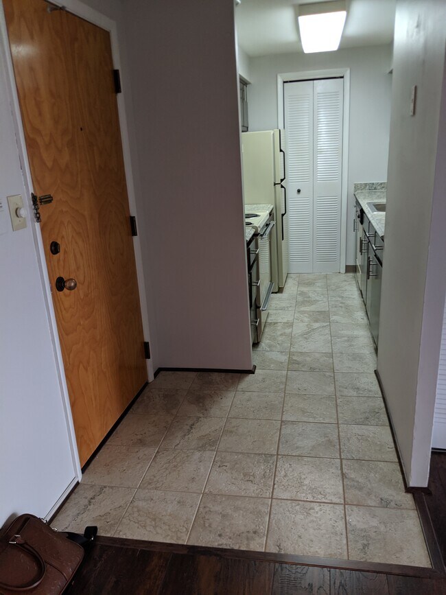 Building Photo - 200 Highland Ave