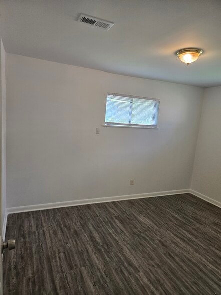 Building Photo - 6212 Walden Ave
