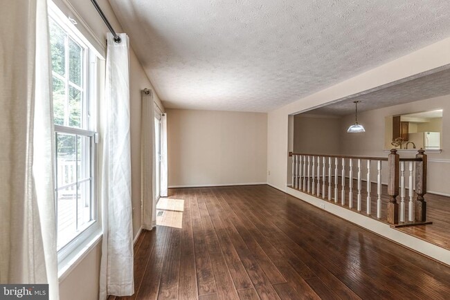 Building Photo - 619 Coral Reef Dr