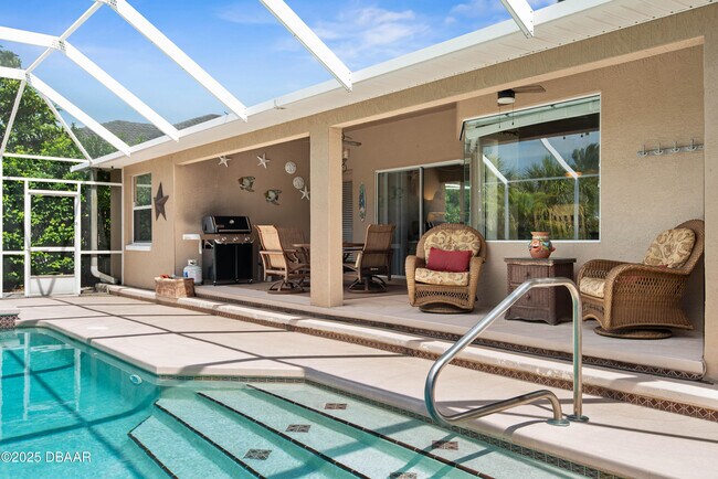 Building Photo - 15 Coolidge Ct