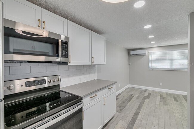 Building Photo - 13496 W Rena Dr