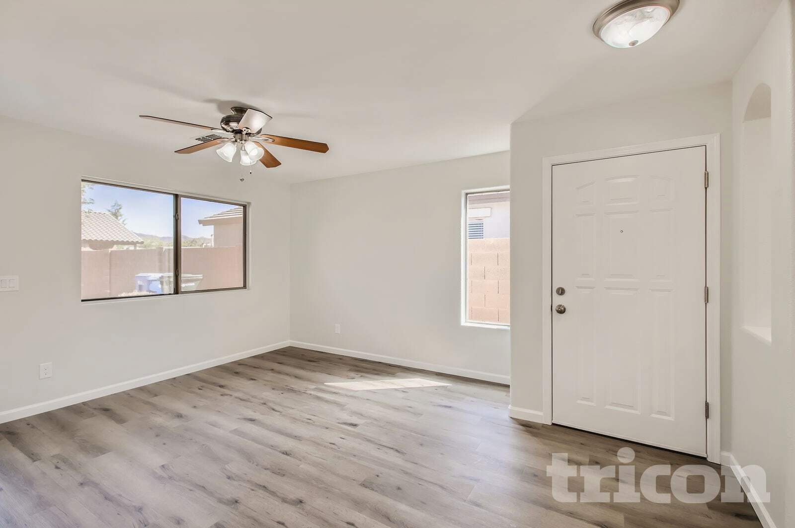 Building Photo - 8701 S 50th Dr