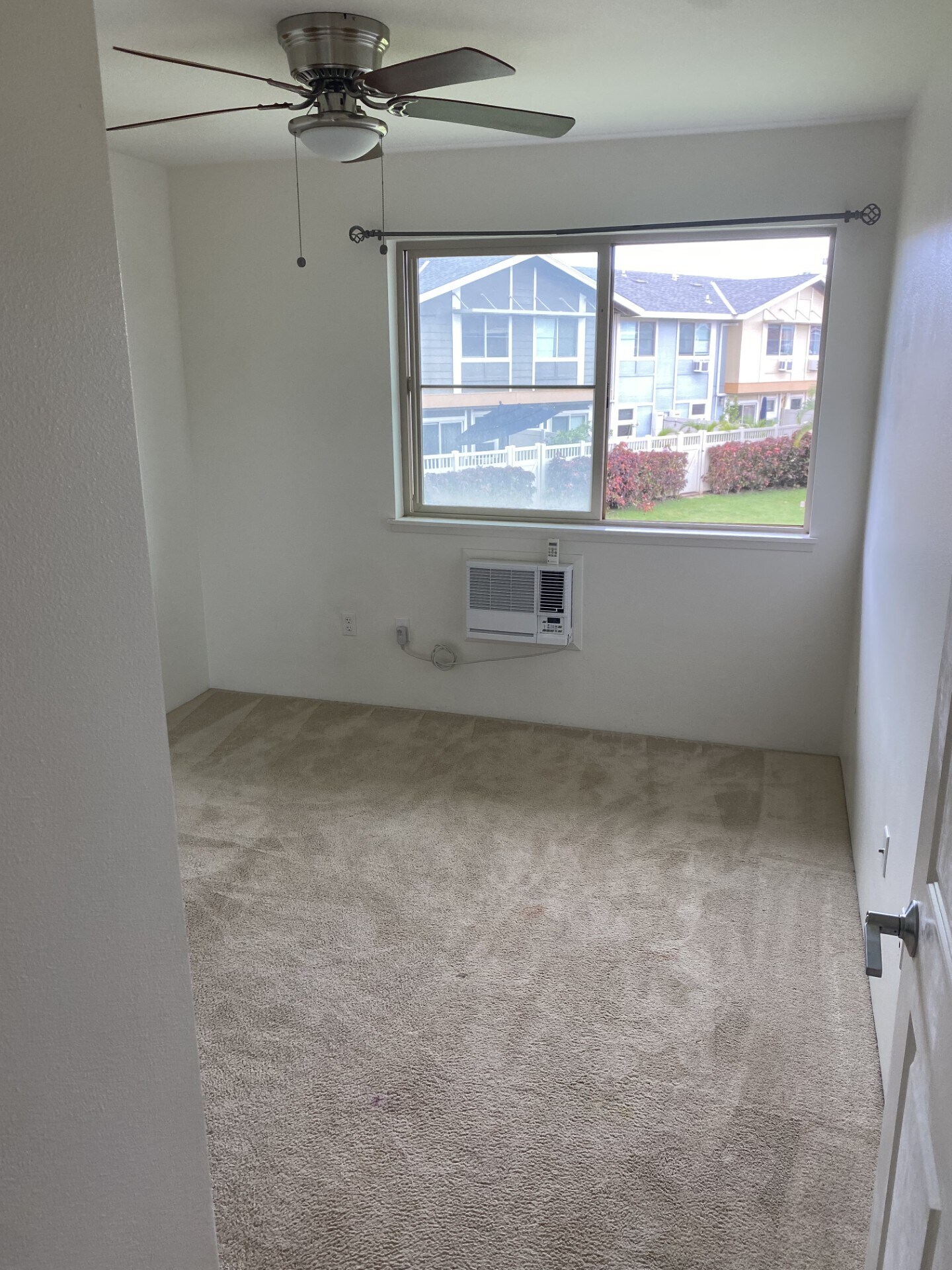 Building Photo - 50 Kihalani St