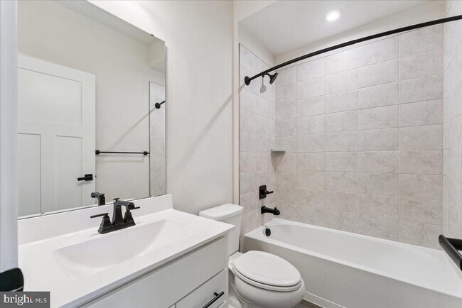 Building Photo - 14032 Sunrise Valley Dr