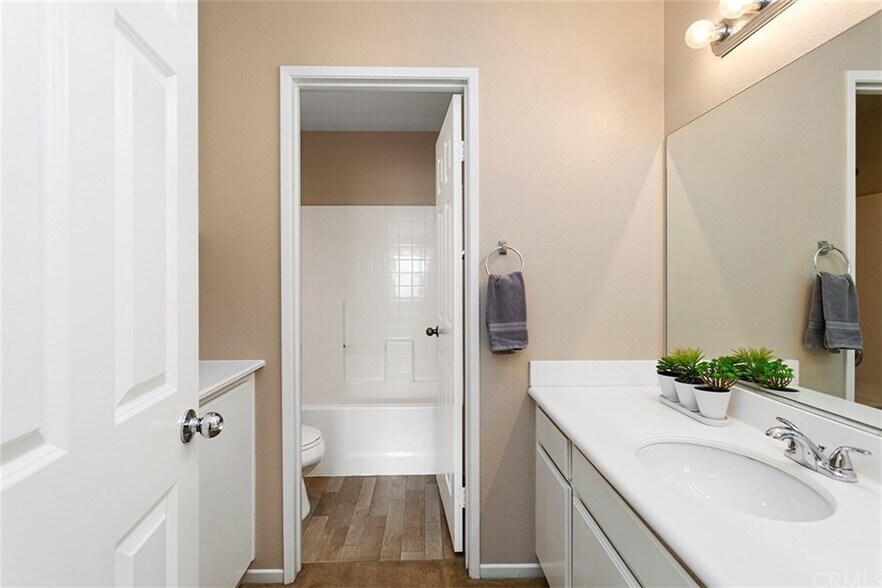 Building Photo - 41865 Davenport Way