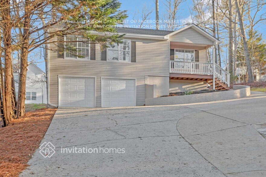 Building Photo - 3335 Catalina Dr