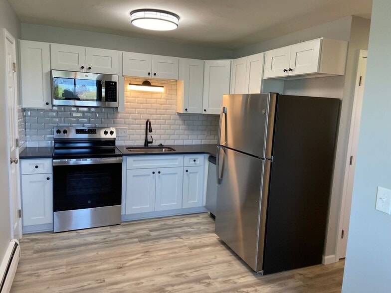 Building Photo - 11 Winston Dr