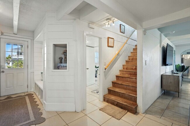 Building Photo - 62 Ocean St