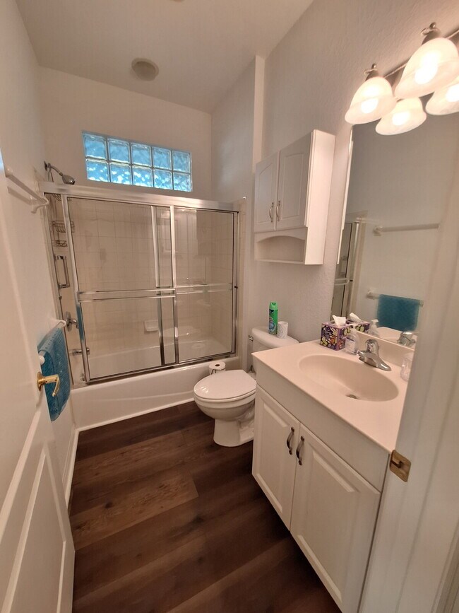 Building Photo - Lovely Villa in Gated Community in Venice