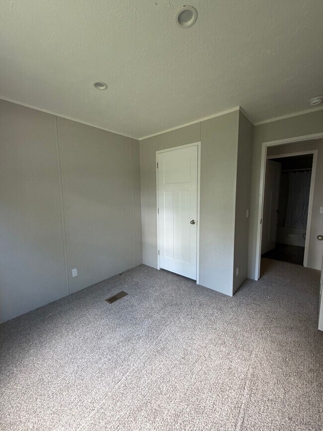 Building Photo - Coming Soon - Secluded 3 Bedroom 2 Bath Home in Spring Grove Schools!