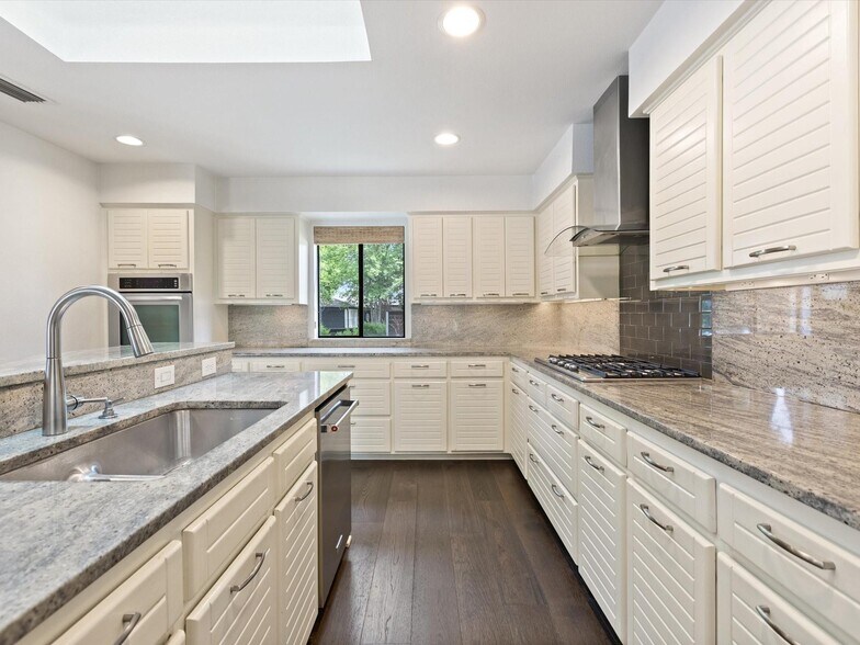 Building Photo - 6801 Winding Rose Trl