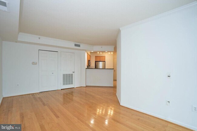 Building Photo - 3101 N Hampton Dr