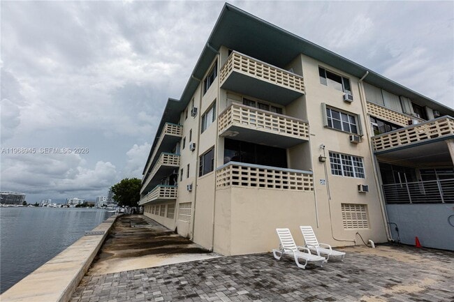 Building Photo - 6484 Indian Creek Dr