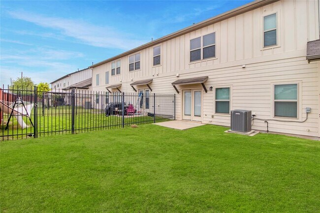 Building Photo - 1603 Airedale Rd