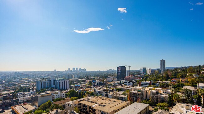 Building Photo - 8787 Shoreham Dr