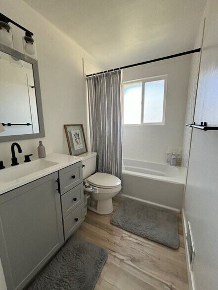 Building Photo - 9620 Mumford Dr