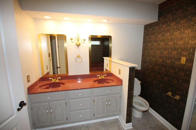 Building Photo - 1124 Orchid Dr