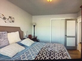 Building Photo - 1401 Spear Ave