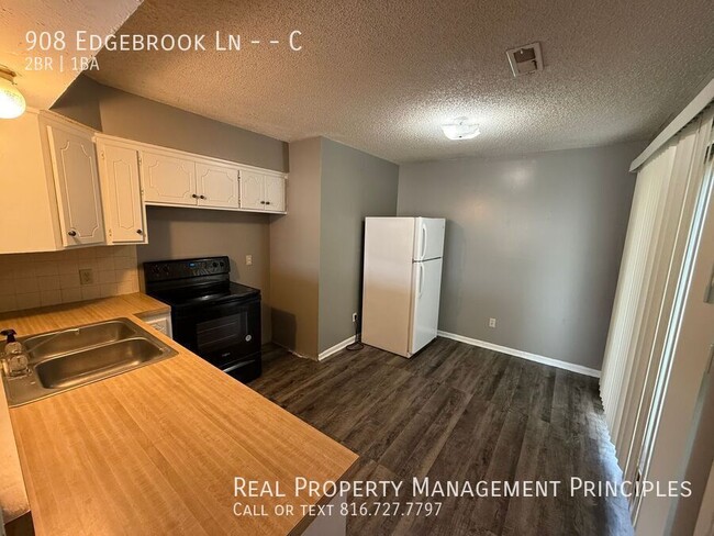Building Photo - 908 S Edgebrook Ln