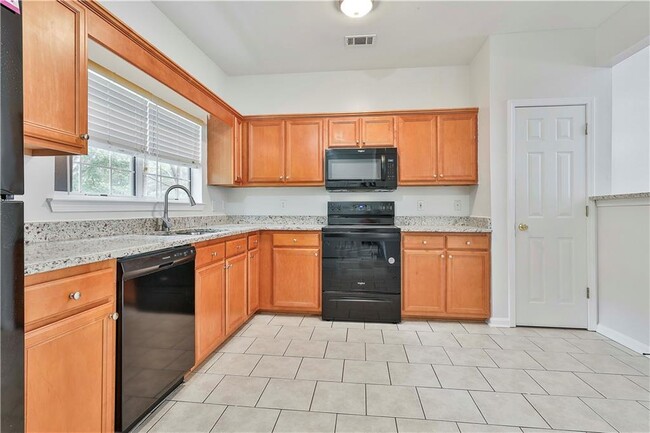 Building Photo - 150 Brentwood Dr