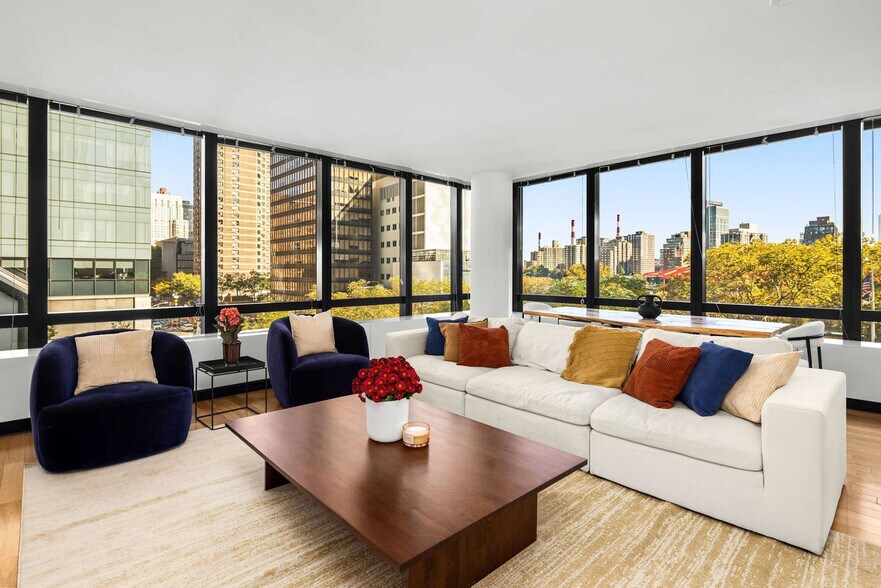 Building Photo - 1113 York Ave