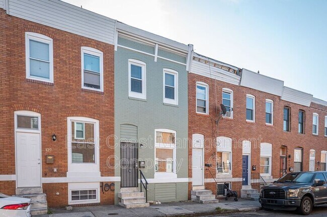 Building Photo - 425 N Curley St