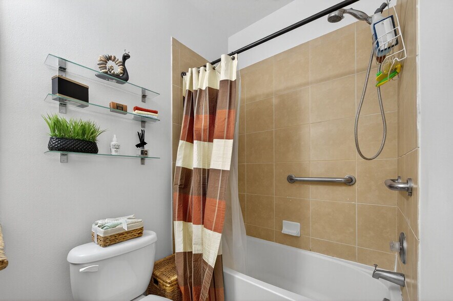 Building Photo - 14615 SW 14th St