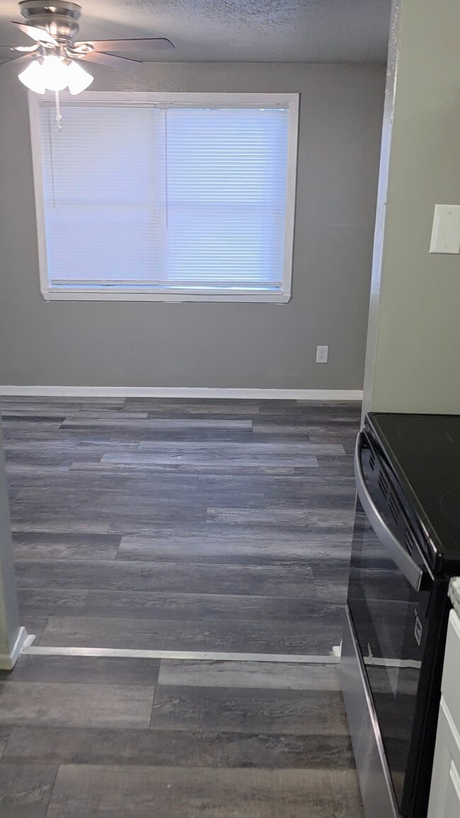 Building Photo - 505 Dorsey Ave