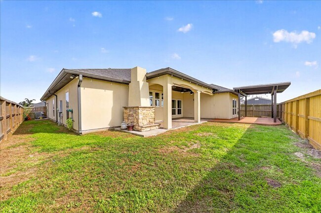 Building Photo - 2417 Badlands Dr