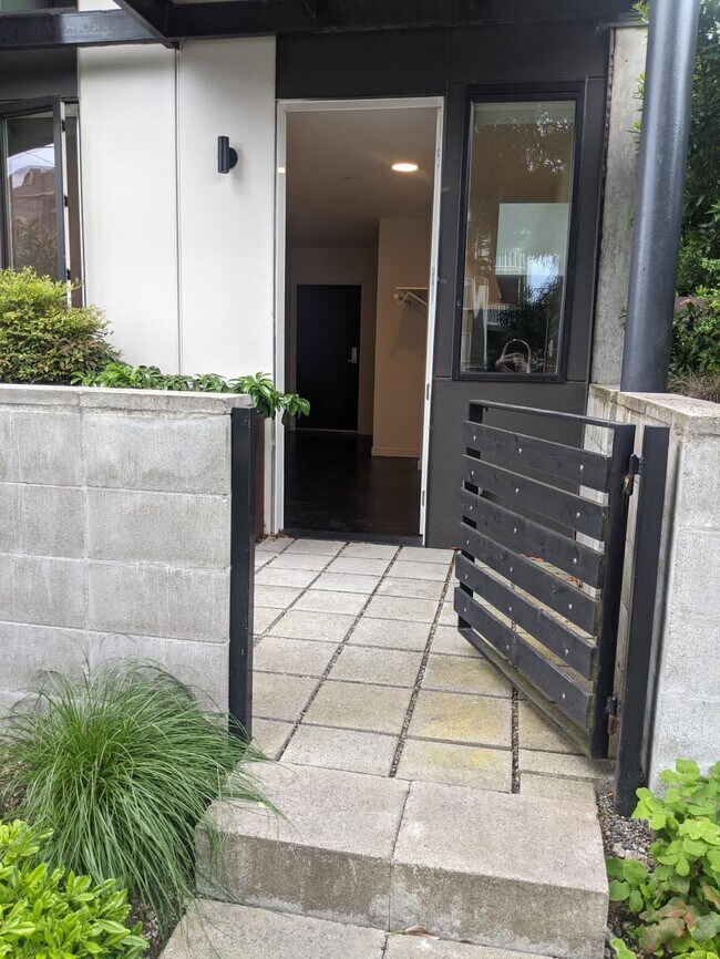 Building Photo - Thomas Street Lofts - Studio