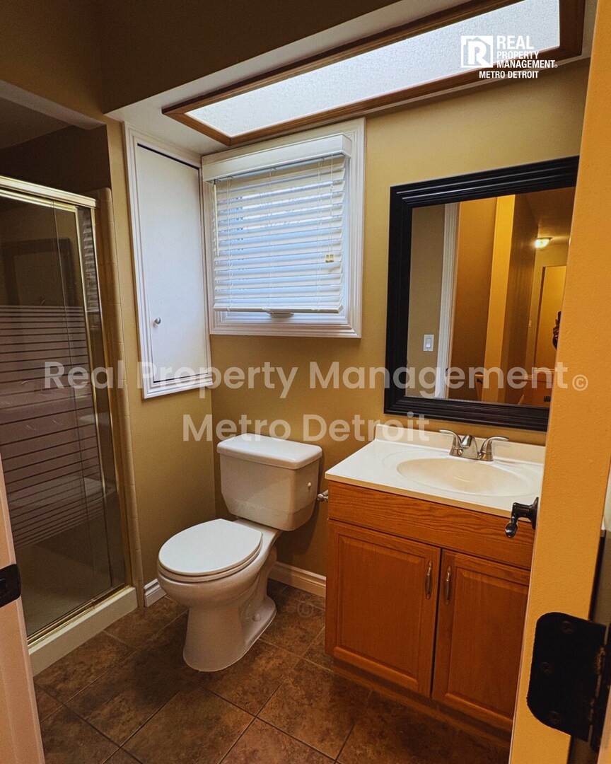 Building Photo - 2090 Cumberland Rd