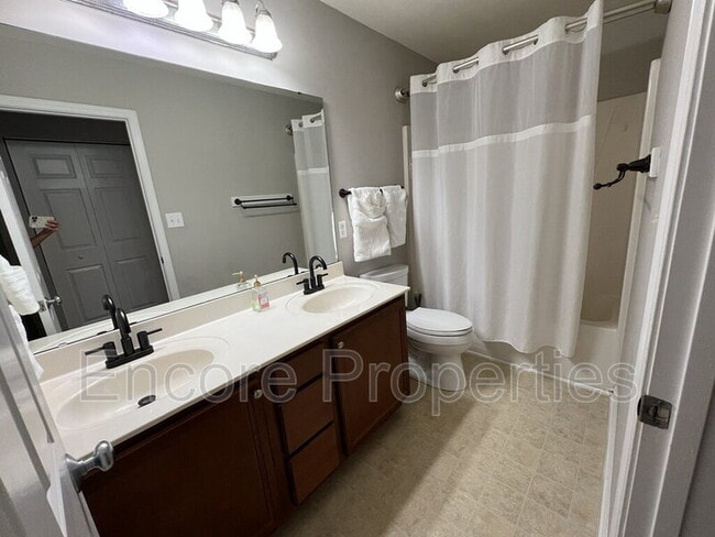 Building Photo - 4504 Bay Point Dr