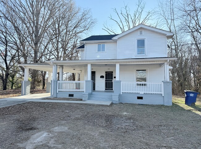 Building Photo - 3410 Old Greensboro Rd