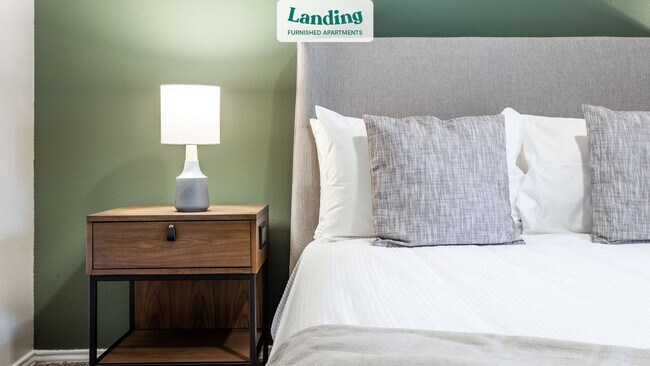 Building Photo - 515 E Palm Valley Blvd