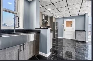 Building Photo - 2717 W Peterson Ave