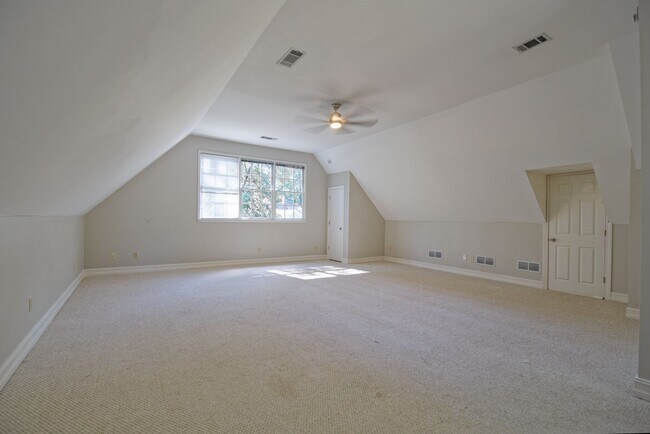 Building Photo - Beautiful 4BR, 3.5BA luxury home in Brookhaven
