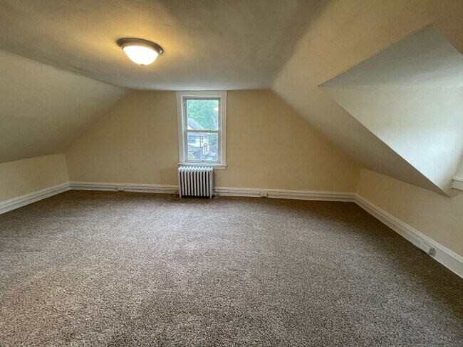 Building Photo - 143 N Highland Ave