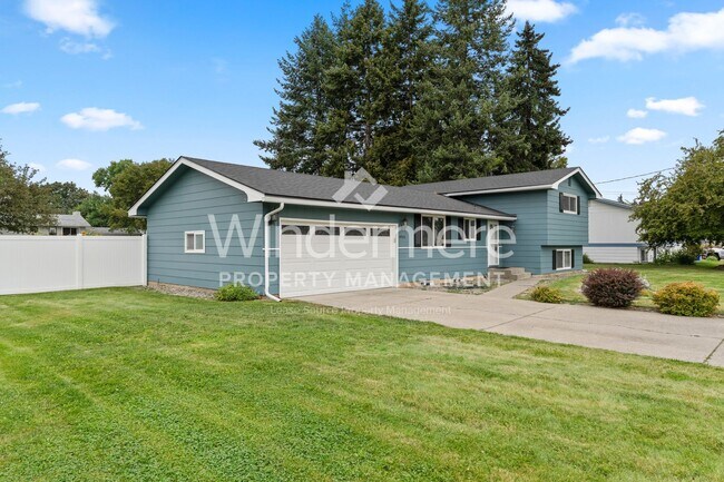 Building Photo - 4 Bedroom Home In Spokane Valley