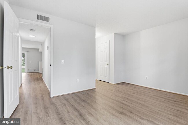 Building Photo - 119 Fort Evans Rd SE