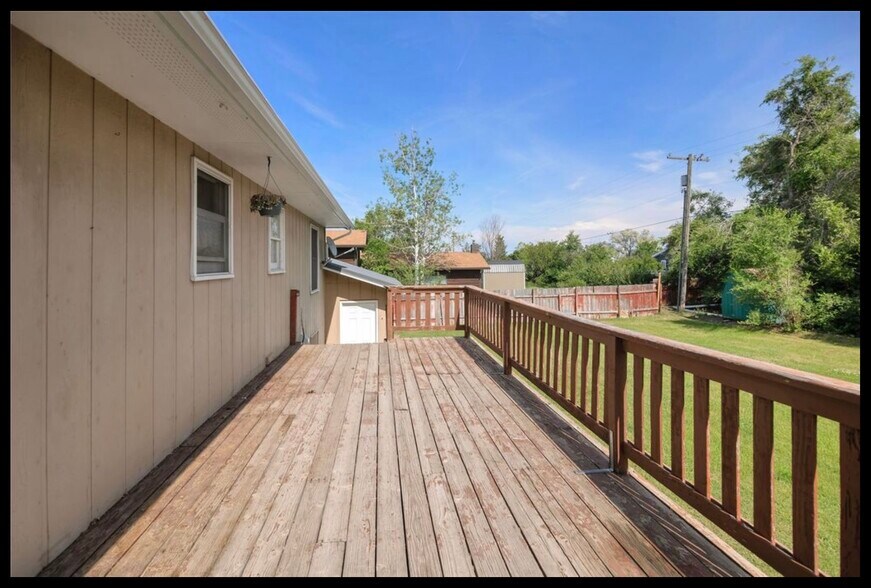 Building Photo - 1585 Valley Forge Rd
