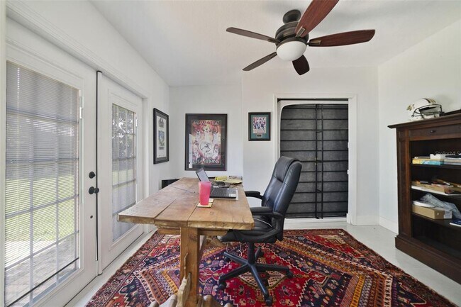 Building Photo - 5621 Lake Mary Jess Shores Ct